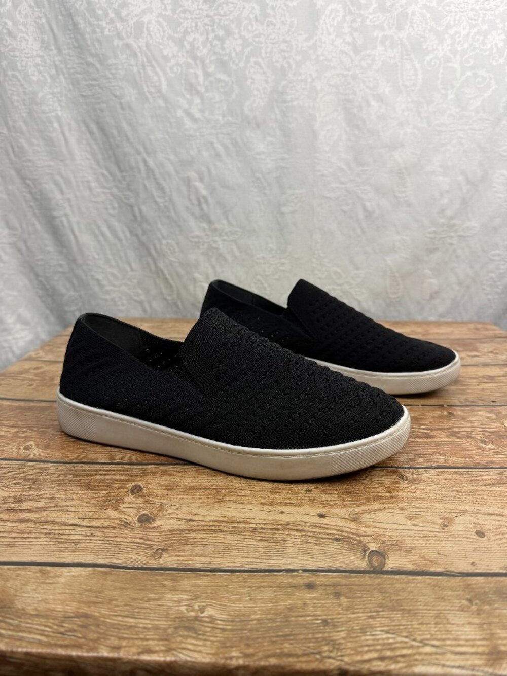White Mountain Black Knit Slip On Sneakers Women’s Size 10 Casual Comfort Shoes